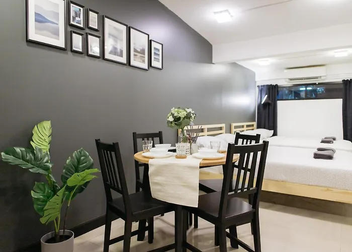 T1 Large Full Kitchen 100m. To Bts Bangkok