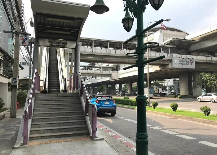 T1 Large Full Kitchen 100m. To Bts Apartment
